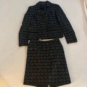 Anne Klein suit size 4. Just like new